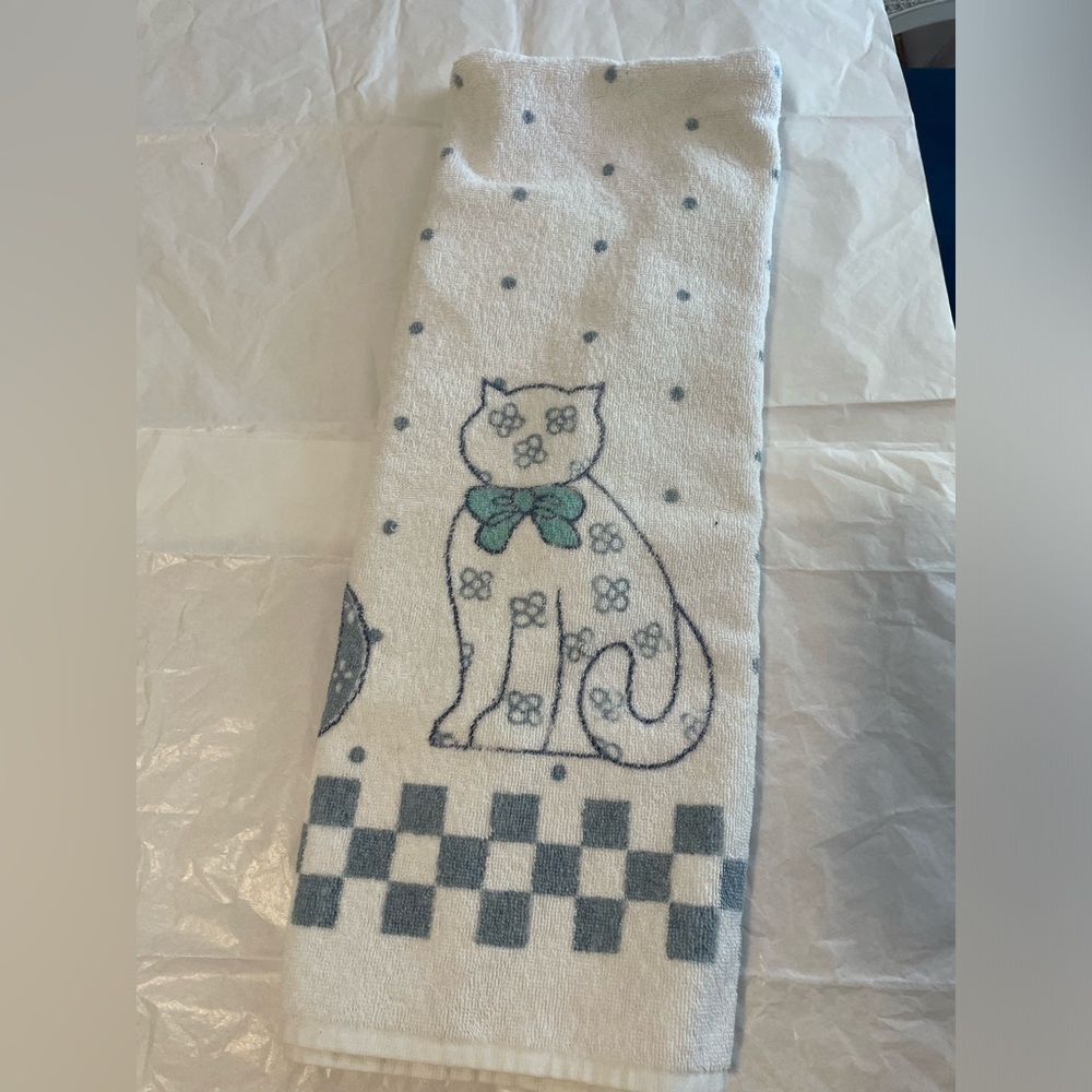 Vintage 80’s Osh Kosh Cat Patterned Sm Bath Towel - White and Blue 100% Cotton
